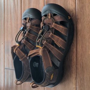 Keen boys sandals